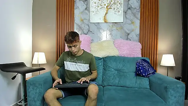 Snapshot of AVENGER_BOYS2026 chatting on 18, 2, 2026 AVENGER BOYS2026 online show from 18, 2, 2026