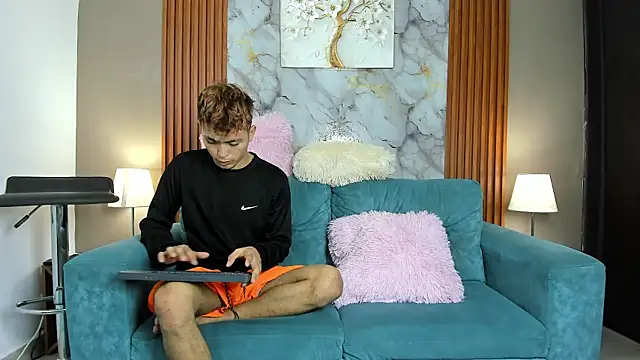 Snapshot of AVENGER_BOYS2026 chatting on 25, 2, 2026 AVENGER BOYS2026 online show from 25, 2, 2026