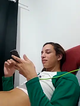 ofjuliaa online show from 19, 4, 2026