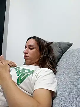 ofjuliaa online show from 25, 4, 2026