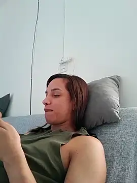 Snapshot of ofjuliaa chatting on 5, 5, 2026 ofjuliaa online show from 5, 5, 2026