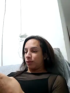 Snapshot of ofjuliaa chatting on 8, 5, 2026 ofjuliaa online show from 8, 5, 2026