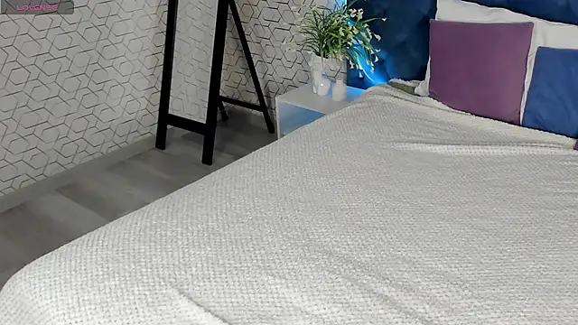 desiree doll online show from 14, 2, 2026