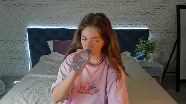 desiree doll online show from 23, 2, 2026