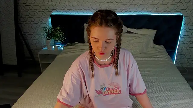 desiree doll online show from 12, 3, 2026