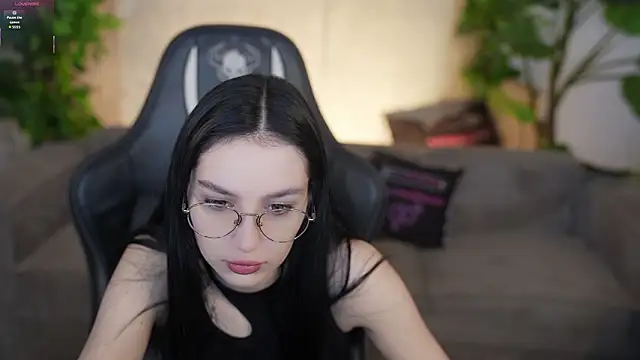 Snapshot of Mila_Rose054 chatting on 28, 2, 2026 Mila Rose054 online show from 28, 2, 2026