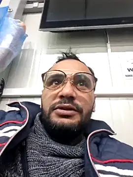 julian-112 online show from 6, 2, 2026