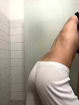 petiteyanel online show from 6, 1, 2026