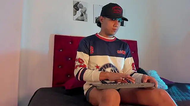 Liamsubtle01 online show from 17, 2, 2026