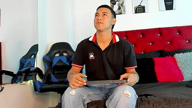 Liamsubtle01 online show from 22, 4, 2026