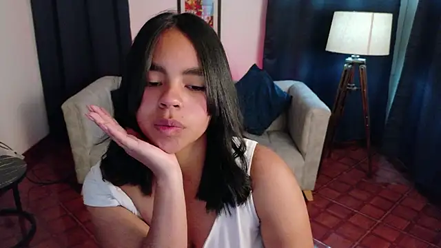 Snapshot of SofiaMante_ chatting on 7, 5, 2026 SofiaMante online show from 7, 5, 2026