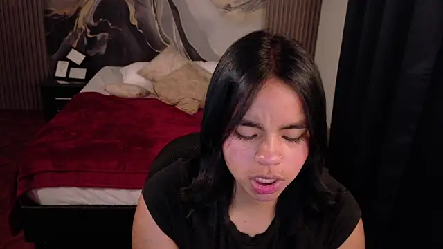 Snapshot of SofiaMante_ chatting on 13, 5, 2026 SofiaMante online show from 13, 5, 2026