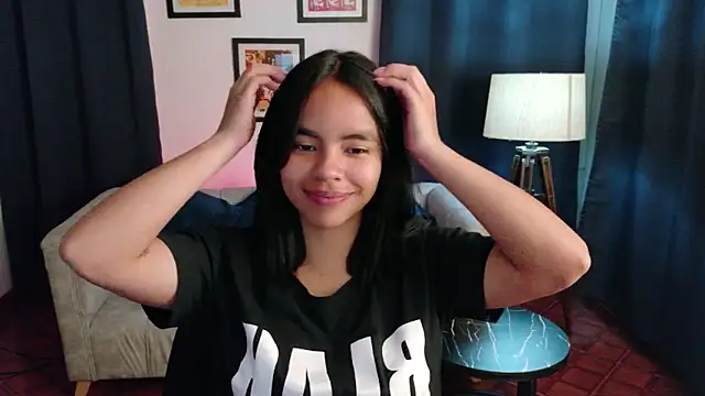 Snapshot of SofiaMante_ chatting on 15, 5, 2026 SofiaMante online show from 15, 5, 2026
