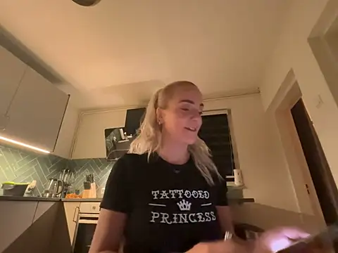 Snapshot of missconly chatting on 4, 3, 2026 missconly online show from 4, 3, 2026