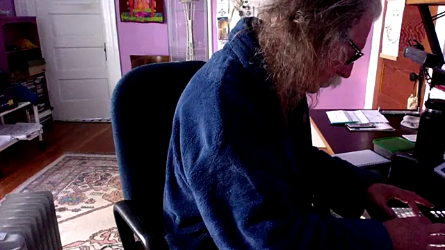 LickYourYoni online show from 25, 4, 2026