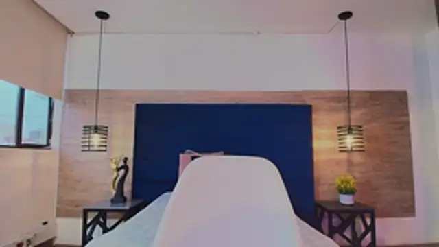 Ellie-Alves online show from 15, 4, 2026