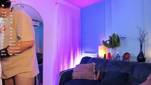 Nicki Ripperton online show from 26, 4, 2026