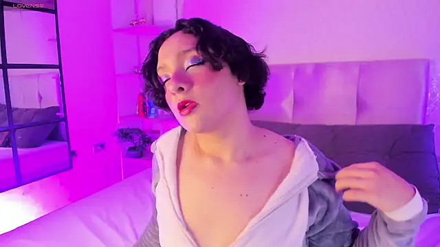 Nicki Ripperton online show from 26, 4, 2026