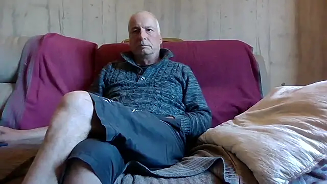 Helinetrav online show from 25, 4, 2026