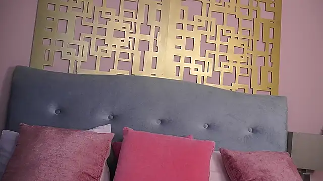 BellaNoirX online show from 8, 4, 2026