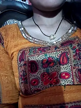 Nilam cute online show from 5, 3, 2026