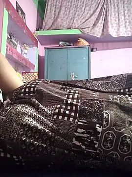 Nilam cute online show from 8, 4, 2026