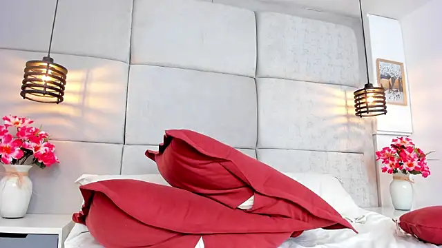 IvonneOwen online show from 26, 4, 2026