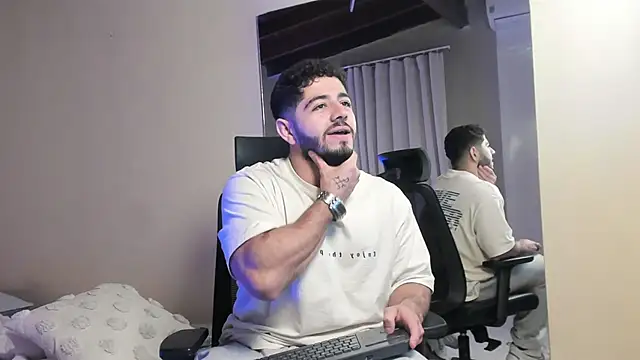 Snapshot of Thiago_moretti chatting on 14, 1, 2026 Thiago moretti online show from 14, 1, 2026