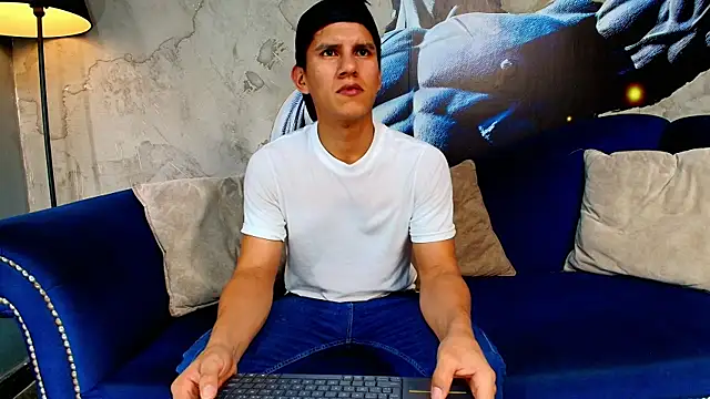 Snapshot of Atlas_desire chatting on 6, 3, 2026 Atlas desire online show from 6, 3, 2026