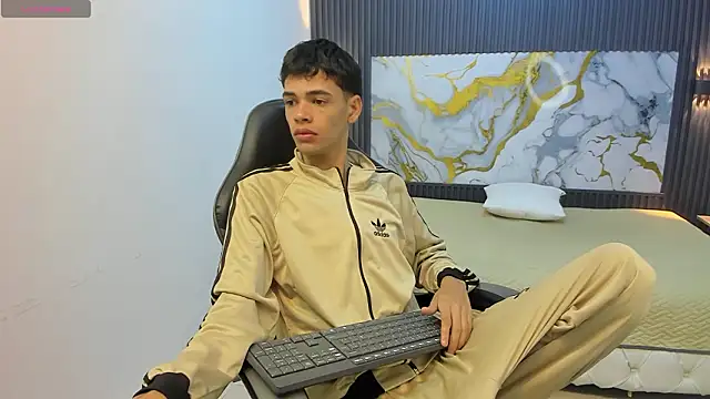 Dark Desiree18 online show from 8, 3, 2026