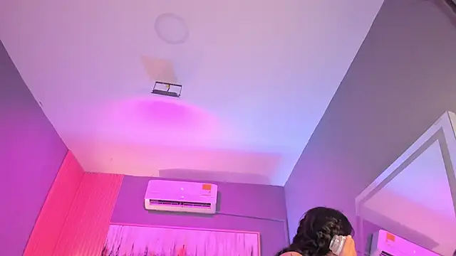 Snapshot of lilian_vergara chatting on 5, 2, 2026 lilian vergara online show from 5, 2, 2026