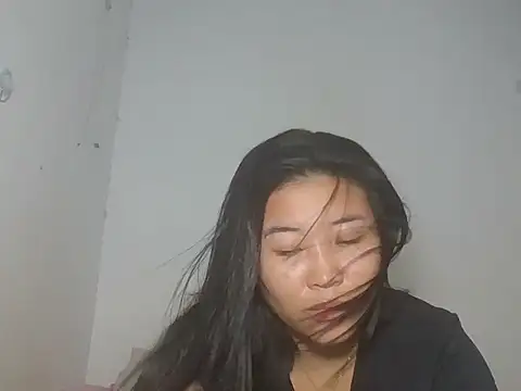 Zyeiii online show from 25, 6, 2026