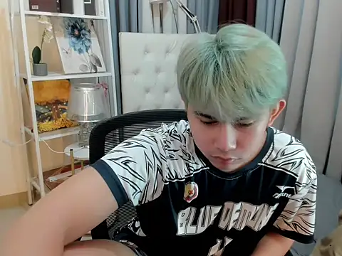 davincihugecock online show from 8, 4, 2026