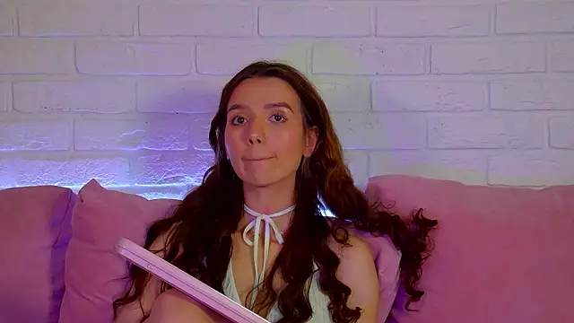 VanessaVienne online show from 12, 4, 2026