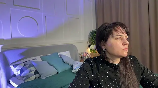  SilkyShadow  online show from 1, 2, 2026