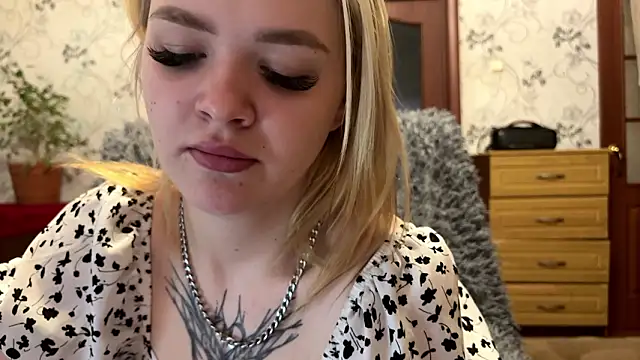 Snapshot of MichaelaStruckhoff chatting on 4, 2, 2026 MichaelaStruckhoff online show from 4, 2, 2026