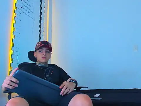 Thomas-Wil online show from 3, 2, 2026