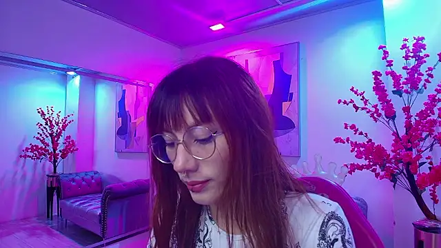 Lilith tayylor online show from 2, 2, 2026