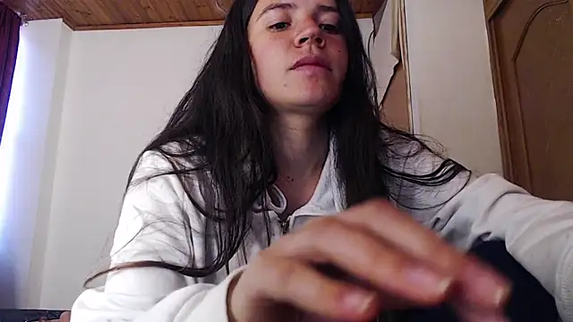 Shanel Lozano online show from 22, 4, 2026