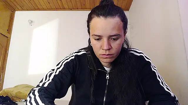 Snapshot of Shanel_Lozano chatting on 14, 6, 2026 Shanel Lozano online show from 14, 6, 2026