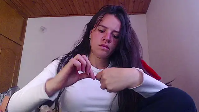Snapshot of Shanel_Lozano chatting on 6, 7, 2026 Shanel Lozano online show from 6, 7, 2026