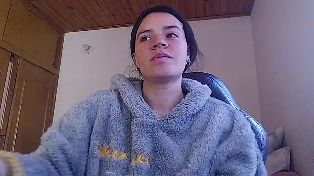 Snapshot of Shanel_Lozano chatting on 23, 7, 2026 Shanel Lozano online show from 23, 7, 2026