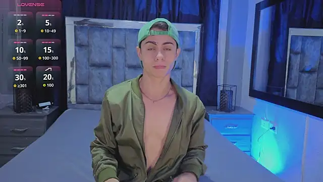 LeoMonnroe online show from 19, 4, 2026