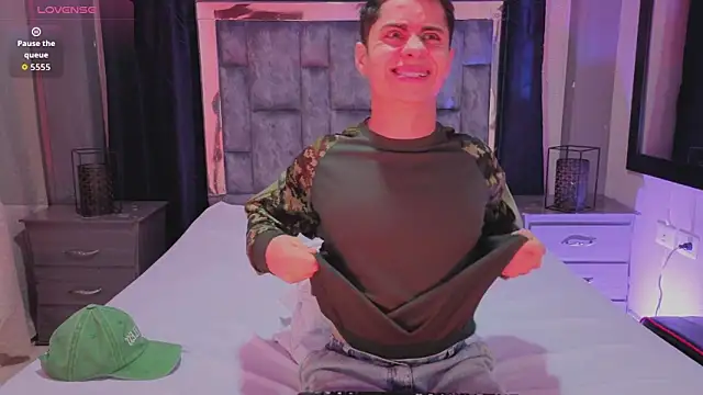 LeoMonnroe online show from 21, 4, 2026