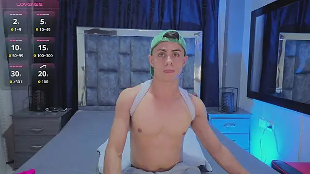 LeoMonnroe online show from 23, 4, 2026