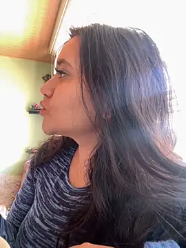 Veronica Wins  online show from 22, 4, 2026