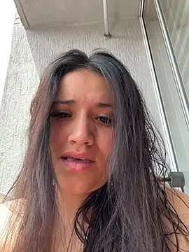 Veronica Wins  online show from 24, 4, 2026