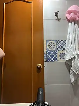 Veronica Wins  online show from 26, 4, 2026