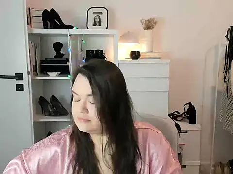 HollyDanceSoul online show from 2, 3, 2026