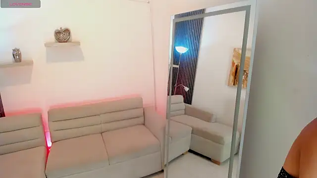 ambar muse online show from 18, 4, 2026